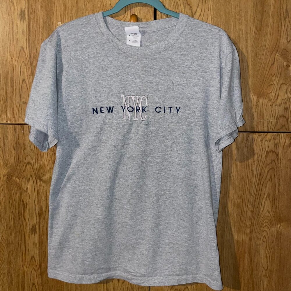 nyc embroidered tee
